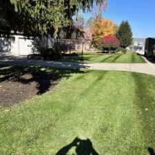 Lawn-Care-Service-in-Geist-Fall-Clean-Up-Done-Right 2